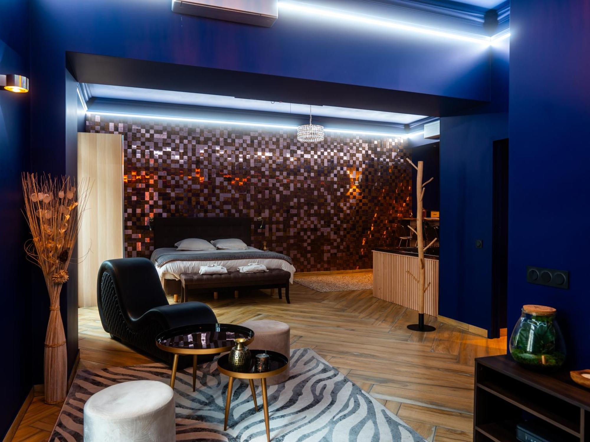 Le Voluptueux - Sauna - Jacuzzi - Centre-ville Apartment *